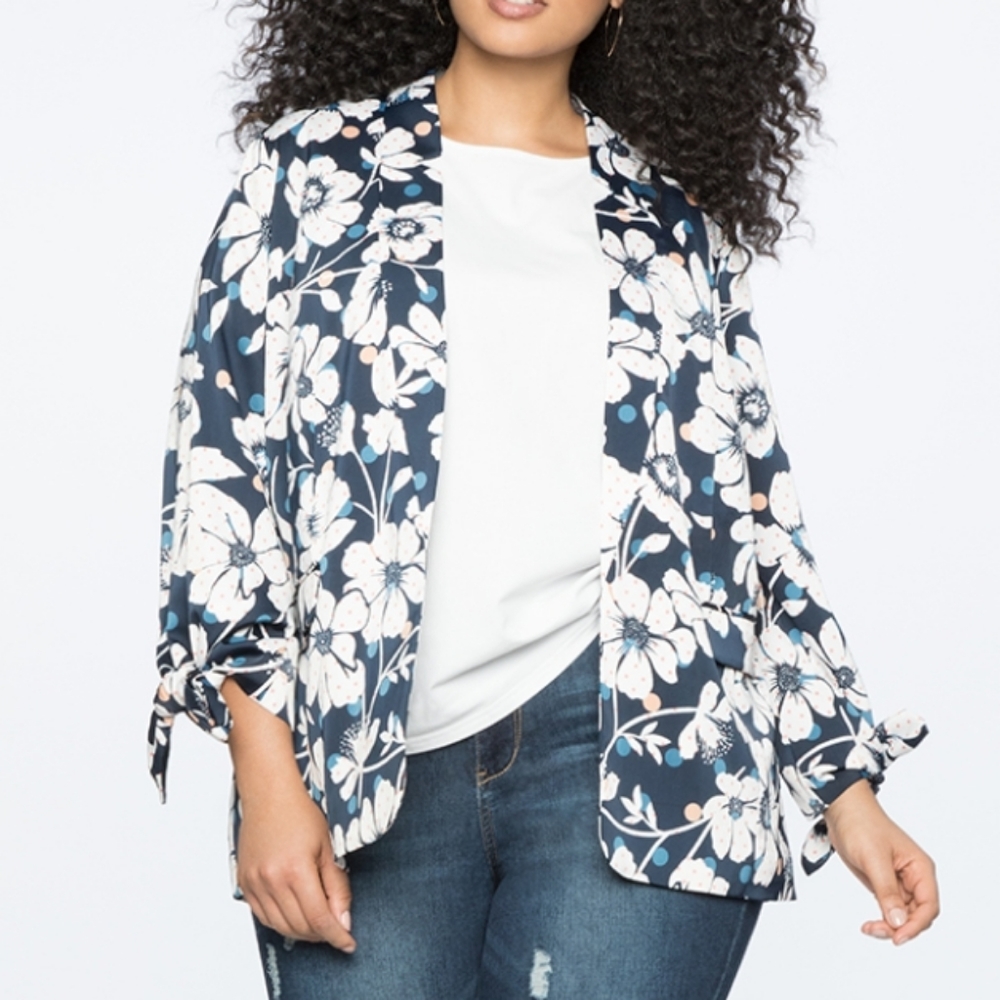 Eloquii Floral Blazer in Navy and White